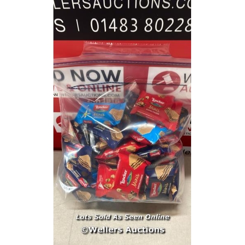 4411 - SELECTION OF LOAKER MINI BISCUITS / C25