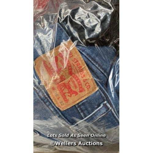 4581 - BAG OF JEANS INCL. LEVIS