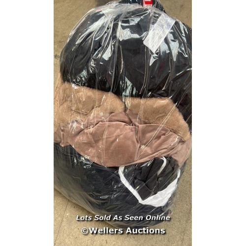 4589 - BAG OF COAT AND JACKETS