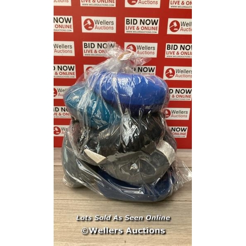 4660 - BAG OF TRAVEL PILLOWS