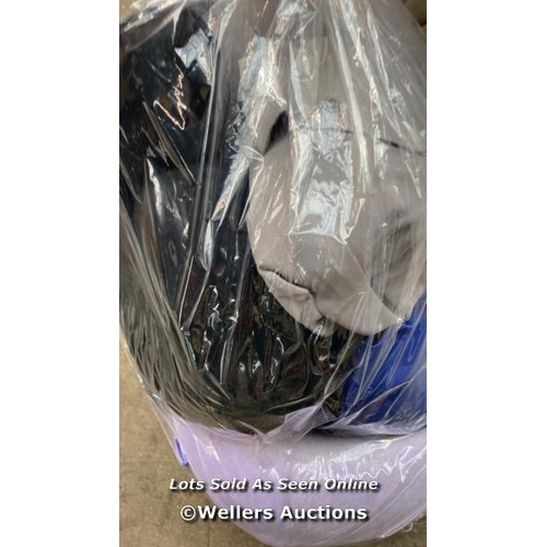 4666 - BAG OF TRAVEL PILLOWS