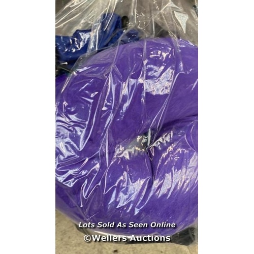 4666 - BAG OF TRAVEL PILLOWS