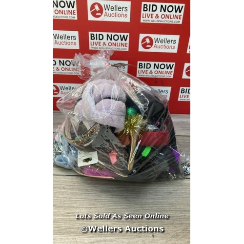 4742 - BAG OF HAIR ITEMS