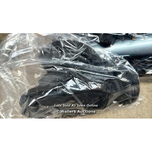 4757 - BAG OF HEADPHONE BOSE