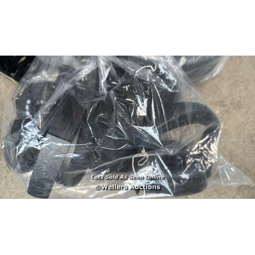 4764 - BAG OF HEADPHONE BOSE