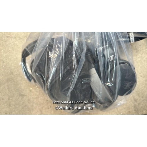 4764 - BAG OF HEADPHONE BOSE