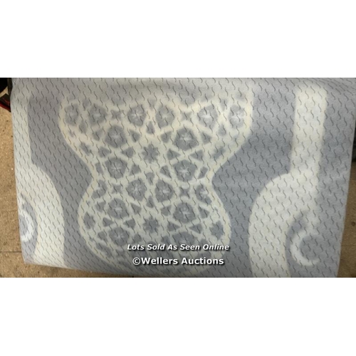 4804 - BAG OF PRAYER MATS