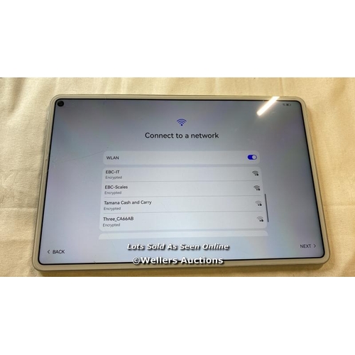 9569 - TABLET HUAWEI MODEL MRX-W09 HARMAN/KARDON GOOGLE ACCOUNTALL LOCKED