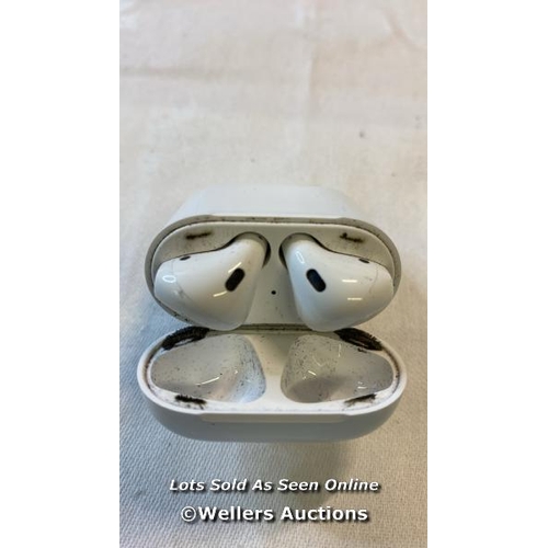 9693 - X1 APPLE AIRPODS A1602