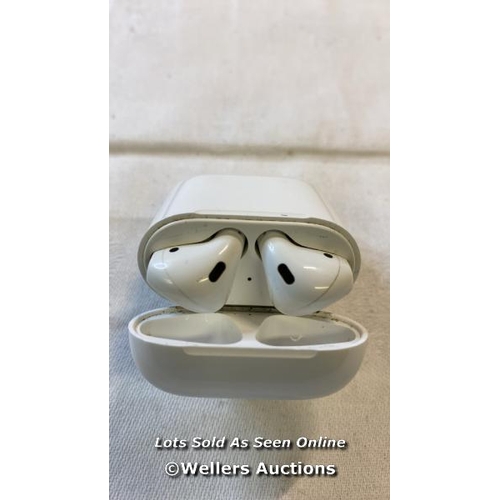 9699 - X1 APPLE AIRPODS A1602