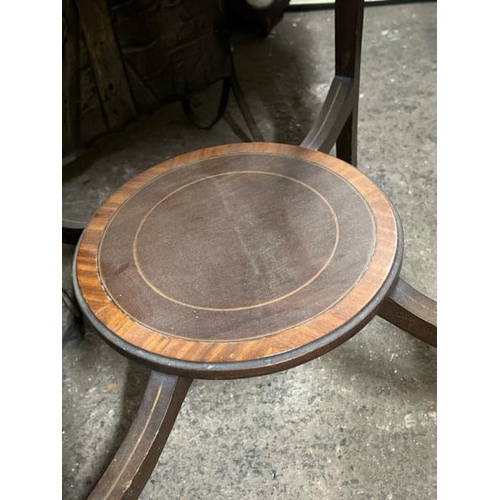 10 - An Edwardian inlaid occasional table in circular form, 72cm high x 60cm diameter