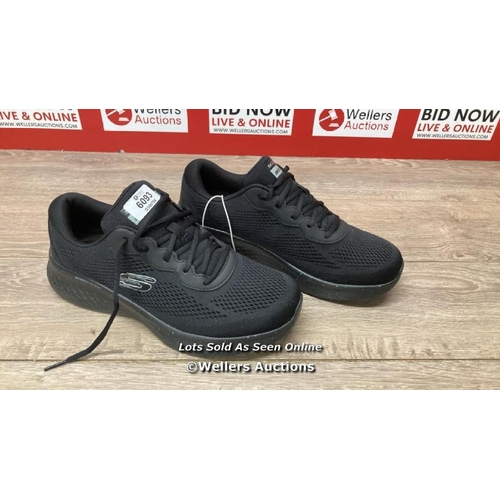 6093 - GENTS NEW SKECHERS SKECH LIFE TRAINERS / UK 9 / A20