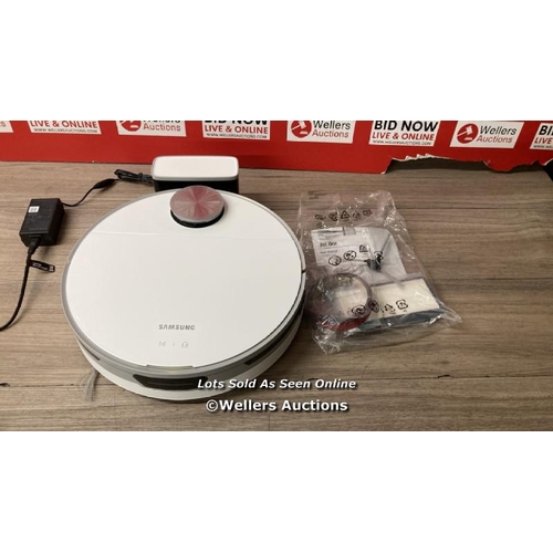 16 - SAMSUNG JET BOT ROBOT VACUUM CLEANER / POWERS UP / MINIMAL SIGNS OF USE / A48