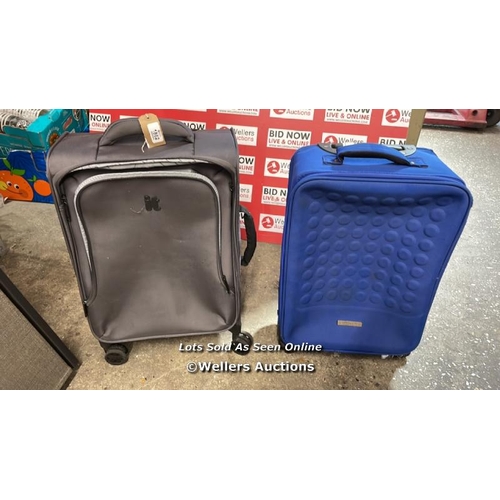 516 - 2 X PRE-OWNED SUITCASES INCL IT / E50