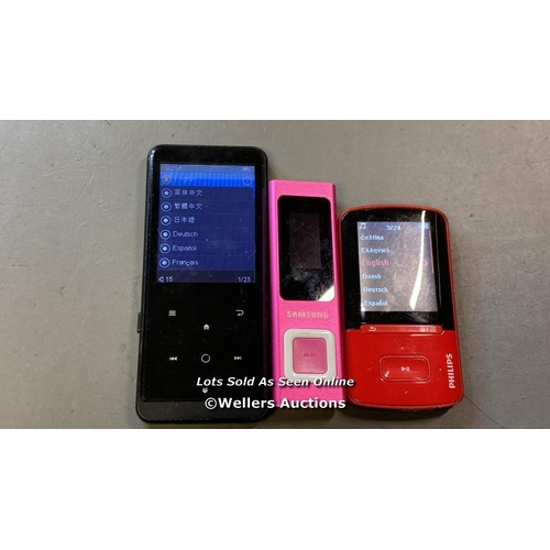 9570 - X3 SAMSUNG YP-03 MP3 PLAYER 1GB