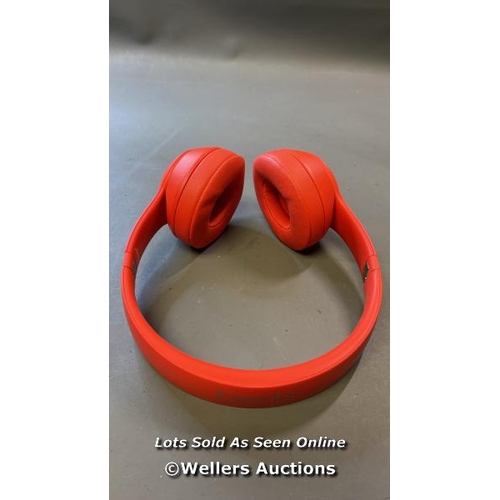 9600 - APPLE BEATS SOLO 2 WIRELESS HEADPHONE INCL. CASE