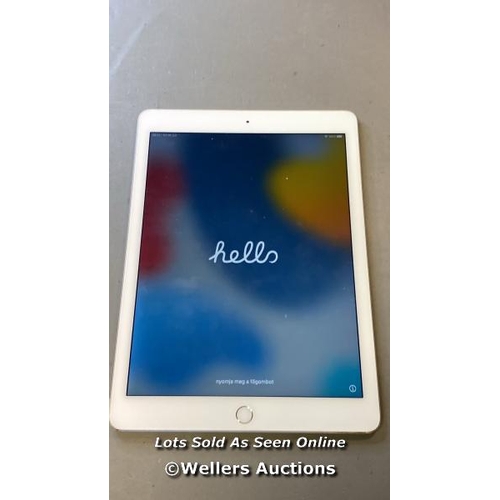 9639 - APPLE IPAD AIR 2 / 64GB / SILVER / A1566 / SERIAL: DMPNKJ4VG5VY