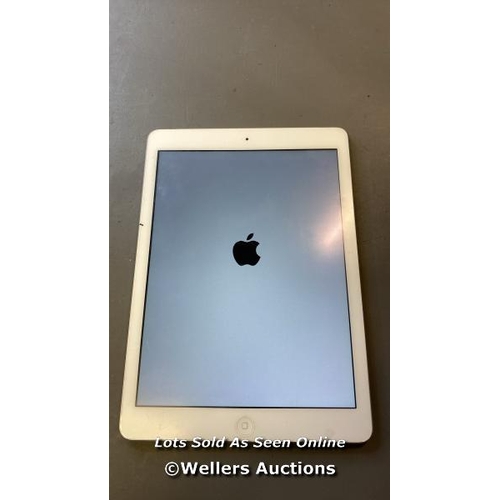 9645 - APPLE IPAD AIR / 16GB / SILVER / A1475 / SERIAL: DMRM77NYF4YH / I-CLOUD LOCKED