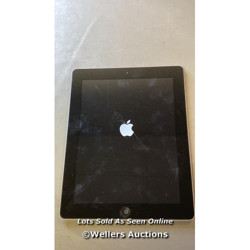 9714 - APPLE IPAD 4 / 16 GB CLOR SILVER / A1458 / SERIAL: DMPMLGQBF182 / I-CLOUD LOCKED