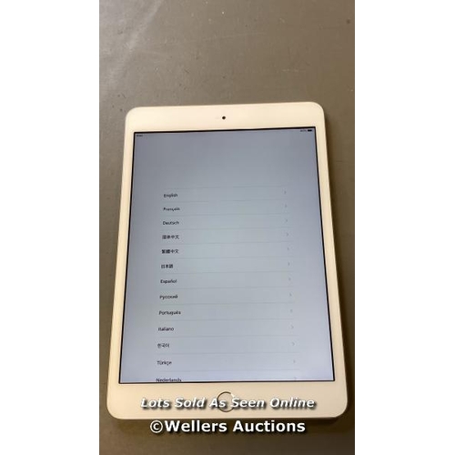 9716 - APPLE IPAD MINI 3 / 128 GB / SILVER / A1599 / SERIAL: DLXNF4G3G5V8 / I-CLOUD LOCKED