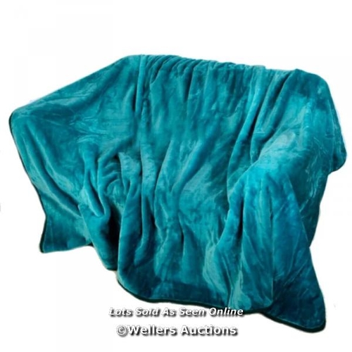 8132 - ZIPCODE DESIGN CODY THROW / COLOUR: TEAL, SIZE: W200CM X L240CM / RRP 28.99 / E62