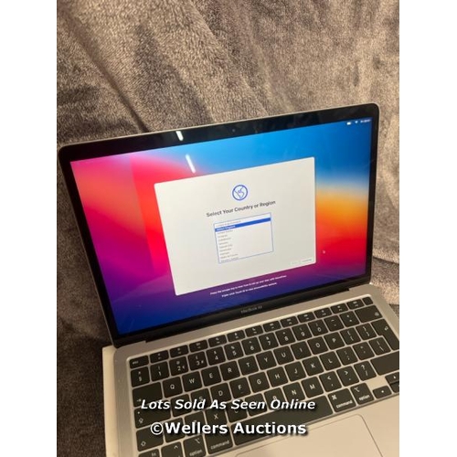 8918 - APPLE MACBOOK AIR 2020 / APPLE M1 CHIP / 7-CORE GPU / 8GB RAM / 256GB SSD / 13.3