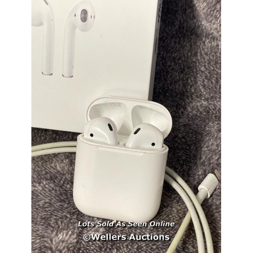 8920 - APPLE AIRPODS / 2ND GEN / WITH CHARGING CASE / MV7N2ZMA / POWERS UP & CONNECTS VIA BLUETOOTH WITH SO... 