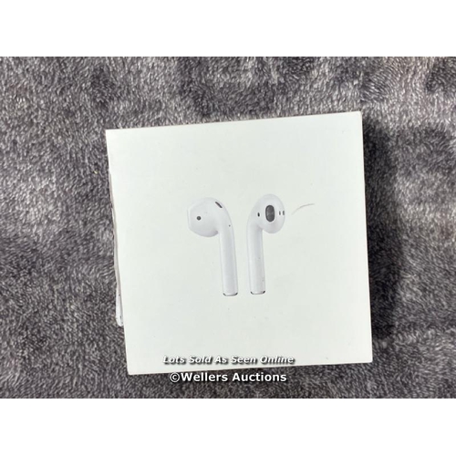 8922 - APPLE AIRPODS / 2ND GEN / WITH CHARGING CASE / MV7N2ZMA / POWERS UP & CONNECTS VIA BLUETOOTH WITH SO... 