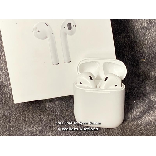 8923 - APPLE AIRPODS / 2ND GEN / WITH CHARGING CASE / MV7N2ZMA / POWERS UP & CONNECTS VIA BLUETOOTH WITH SO... 