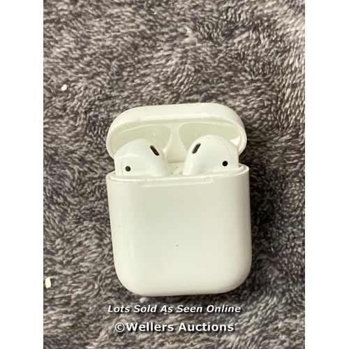 8924 - APPLE AIRPODS / 2ND GEN / WITH CHARGING CASE / MV7N2ZMA / POWERS UP & CONNECTS VIA BLUETOOTH WITH SO... 