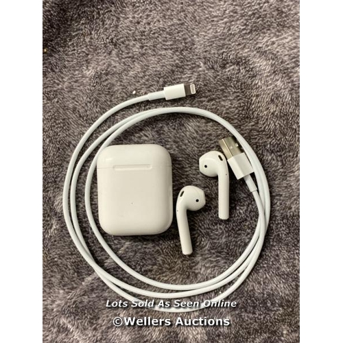 8924 - APPLE AIRPODS / 2ND GEN / WITH CHARGING CASE / MV7N2ZMA / POWERS UP & CONNECTS VIA BLUETOOTH WITH SO... 