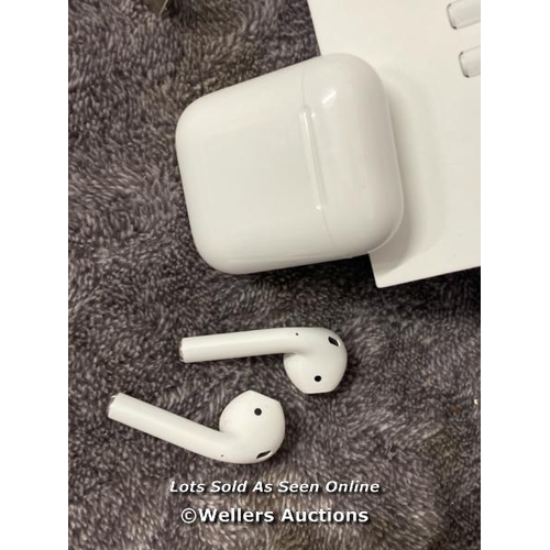 8925 - APPLE AIRPODS / 2ND GEN / WITH CHARGING CASE / MV7N2ZMA / POWERS UP & CONNECTS VIA BLUETOOTH WITH SO... 