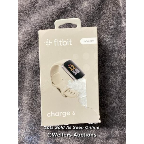 8937 - FITBIT CHARGE 6 SMART WATCH IN SILVER/PORCELAIN / UNTESTED / SIGNS OF USE / AN43 [3396]