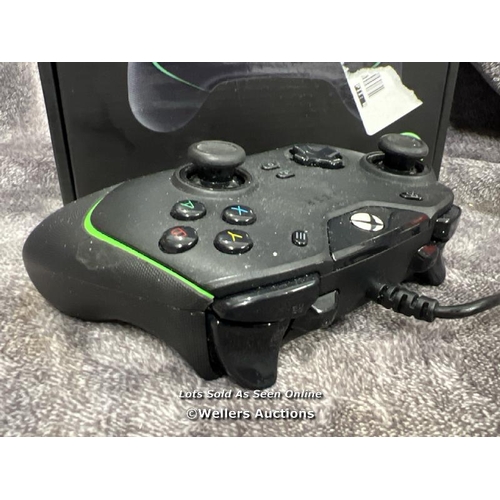 8938 - RAZER XBOX CONTROLLER WOLVERINE V2. / UNTESTED / SIGNS OF USE / AN43 [3398]