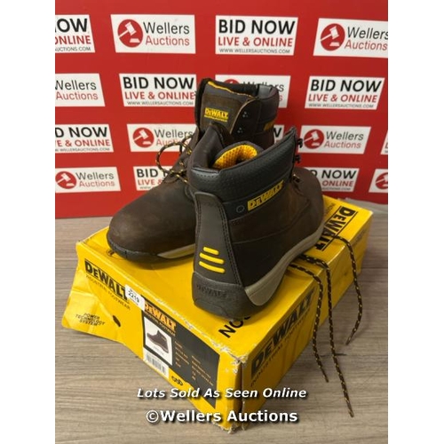 2219 - GENTS NEW DEWALT STEEL TOE BOOTS UK SIZE 9 BOTH RIGHT FEET / B30