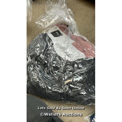 3054 - BAG OF COAT AND JACKETS