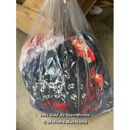 3069 - BAG OF CHILDRENS CLOTHES