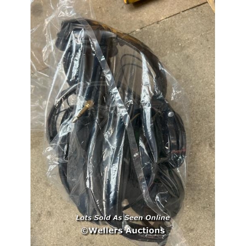 3147 - BAG OF HEADPHONES INCL. JVL