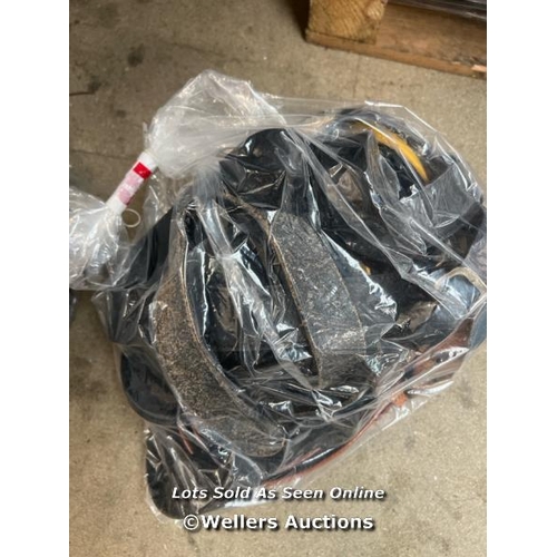 3158 - BAG OF PRESCRIPTION GLASSES INCL. CASES