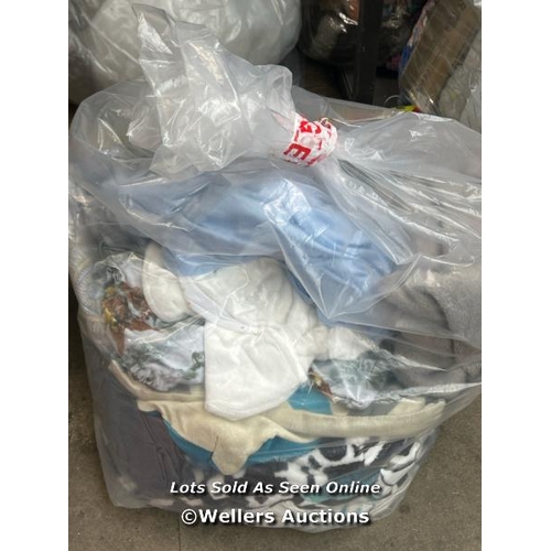 3162 - BAG OF TOWELS COVERS