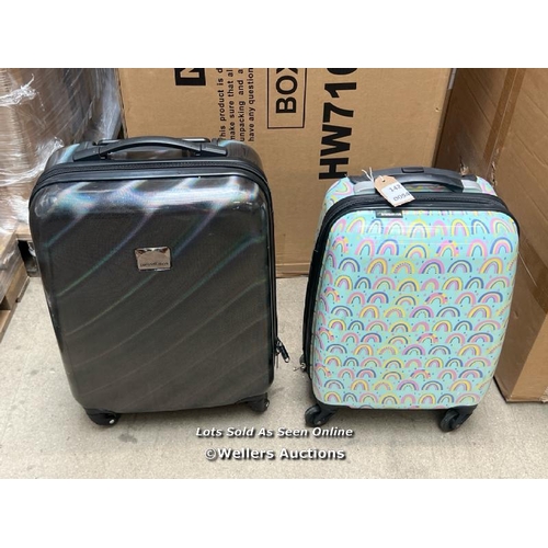 3179 - X2  SUITCASE LITTLE ENDEAVOUR / S31