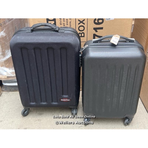 3182 - X2 SUITCASE  GULLIVER'S / S11