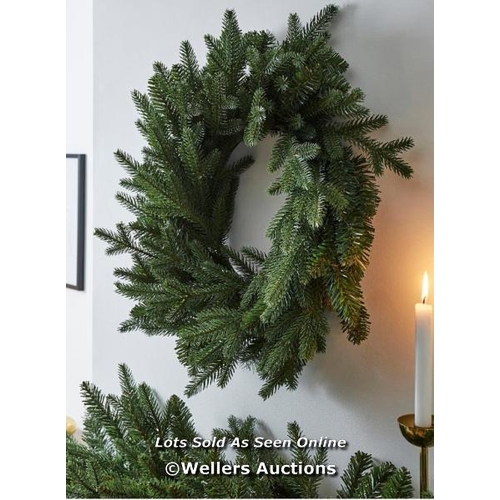 8113 - HELSINKI REAL LOOK CHRISTMAS WREATH RRP �21.70 / 50CM / G80