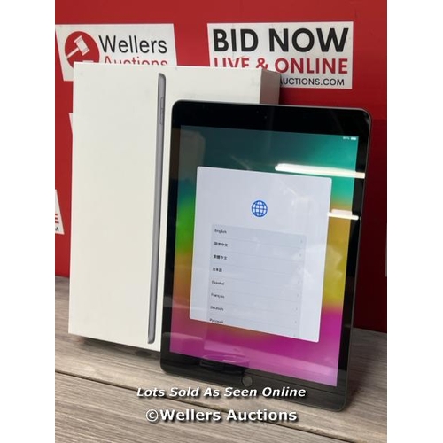 8519 - APPLE IPAD 9TH GEN / 10.2 INCH / WIFI / 64GB / SPACE GREY / MK2K3B/A / POWERS UP / ICLOUD UNLOCKED /... 