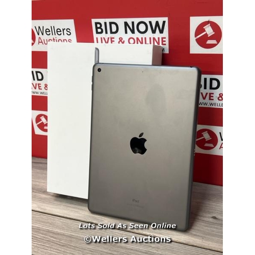 8519 - APPLE IPAD 9TH GEN / 10.2 INCH / WIFI / 64GB / SPACE GREY / MK2K3B/A / POWERS UP / ICLOUD UNLOCKED /... 