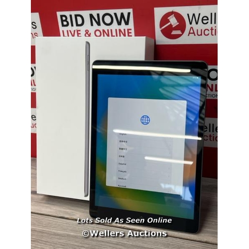 8520 - APPLE IPAD 9TH GEN / 10.2 INCH / WIFI / 64GB / SPACE GREY / MK2K3B/A / POWERS UP / ICLOUD UNLOCKED /... 