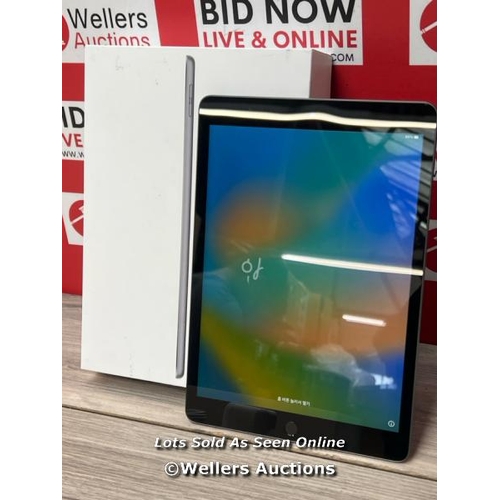 8521 - APPLE IPAD 9TH GEN / 10.2 INCH / WIFI / 64GB / SPACE GREY / MK2K3B/A / POWERS UP / ICLOUD UNLOCKED /... 