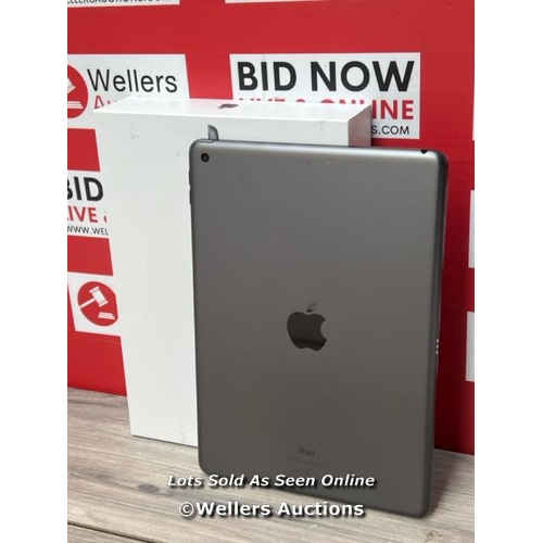 8521 - APPLE IPAD 9TH GEN / 10.2 INCH / WIFI / 64GB / SPACE GREY / MK2K3B/A / POWERS UP / ICLOUD UNLOCKED /... 