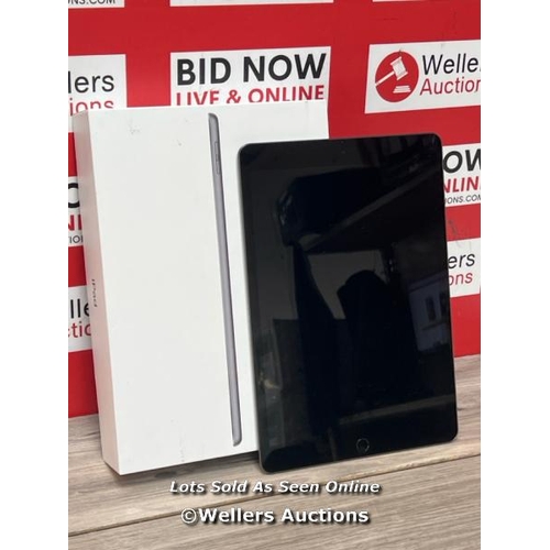 8521 - APPLE IPAD 9TH GEN / 10.2 INCH / WIFI / 64GB / SPACE GREY / MK2K3B/A / POWERS UP / ICLOUD UNLOCKED /... 