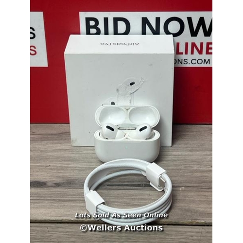 8532 - APPLE AIRPOD PROS (2ND GENERATION) / POWERS UP & CONNECTS VIA BLUETOOTH WITH SOUND / SIGNS OF USE / ... 